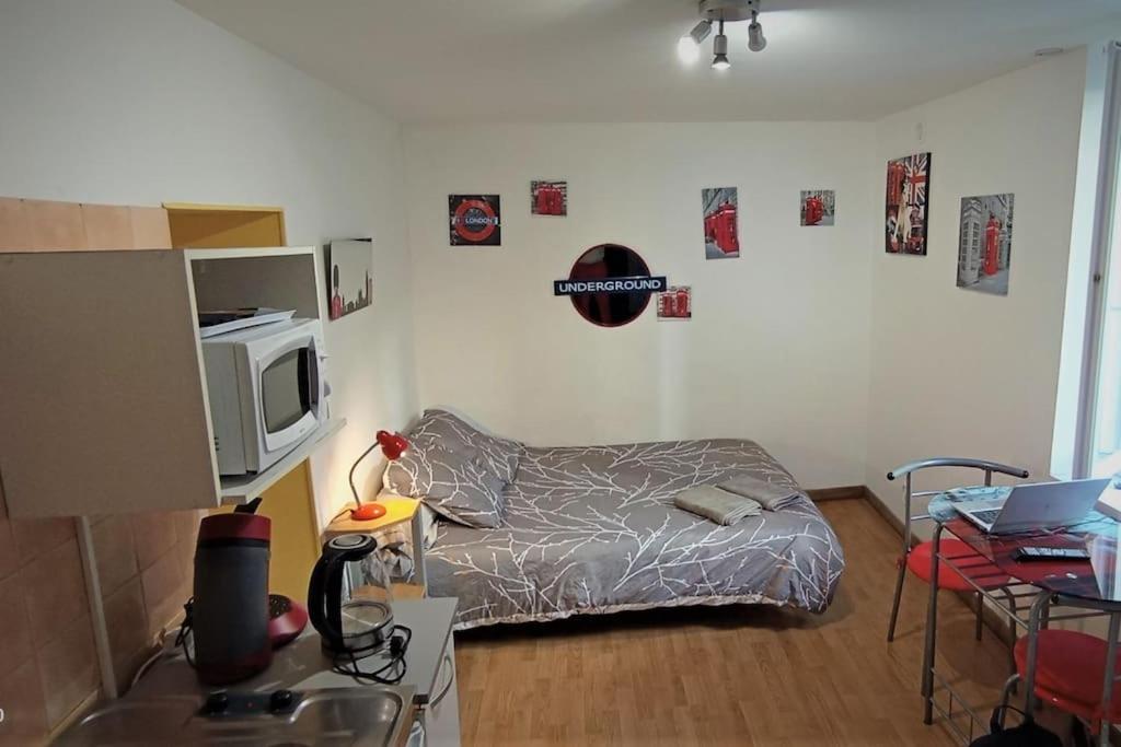 Appartement Au Calme Avec Wifi ลิมอจส์ ภายนอก รูปภาพ