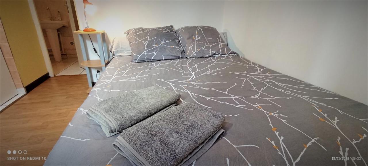 Appartement Au Calme Avec Wifi ลิมอจส์ ภายนอก รูปภาพ